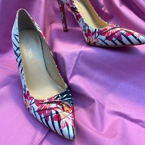 Ivanka Trump multi colored heals - size 8M
